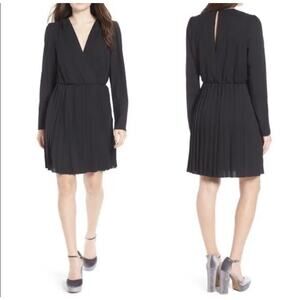 Leith Surplice V-Neck Long Sleeve Pleated Dress Size Small LBD